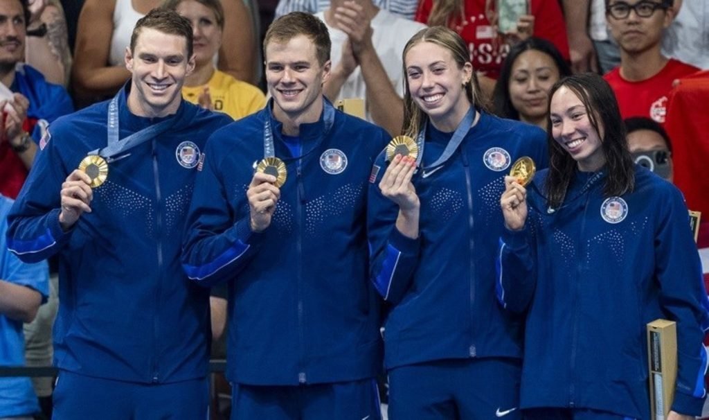 Rekorları altüst ettiler: Paris 2024 4×100 metre karışıkta zafer ABD’nin!