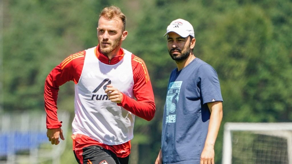 Selçuk İnan, depremzede Gaziantep halkını keyifli etmek istiyor