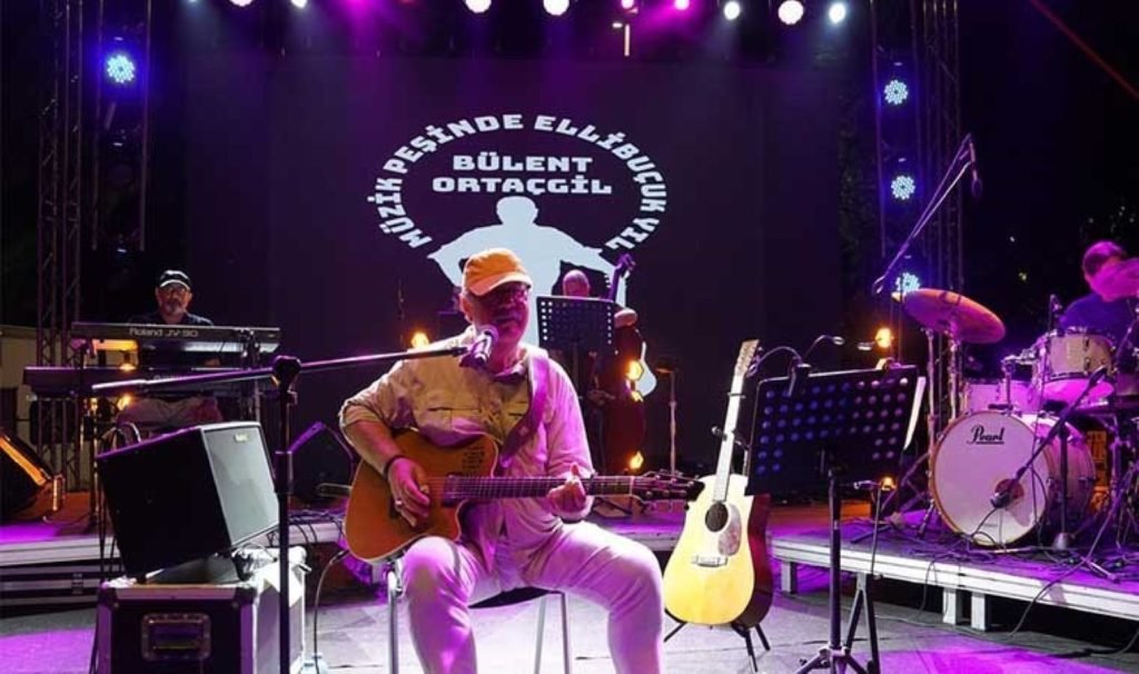 Şişli’de Bülent Ortaçgil rüzgârı esti