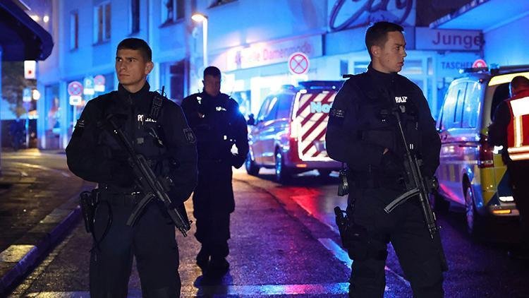 Son dakika haberi… Almanya’da bıçaklı hücum: Ölüler var