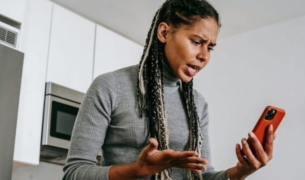 Sosyal medya duyguları manipüle mi ediyor?