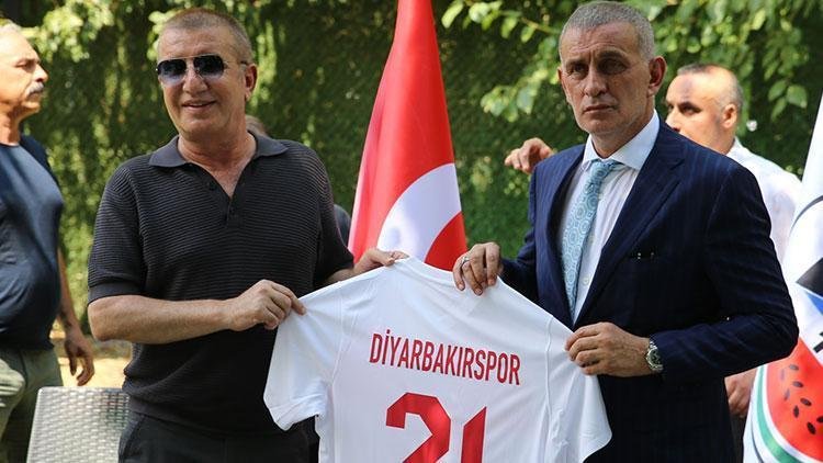 TFF Başkanı İbrahim Hacıosmanoğlu: ‘Üçüncü, ikinci ve birinci liglerde yabancı futbolcu olmamalı’