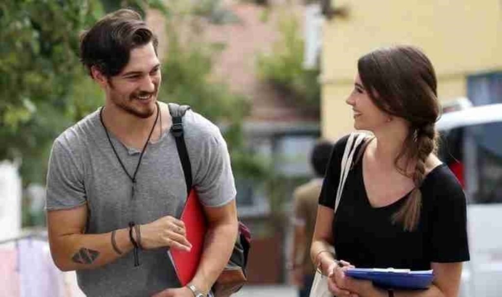 TV yayın akışı 4 Ağustos Pazar! Hangi kanalda ne var, günün sinemaları ve dizileri neler?