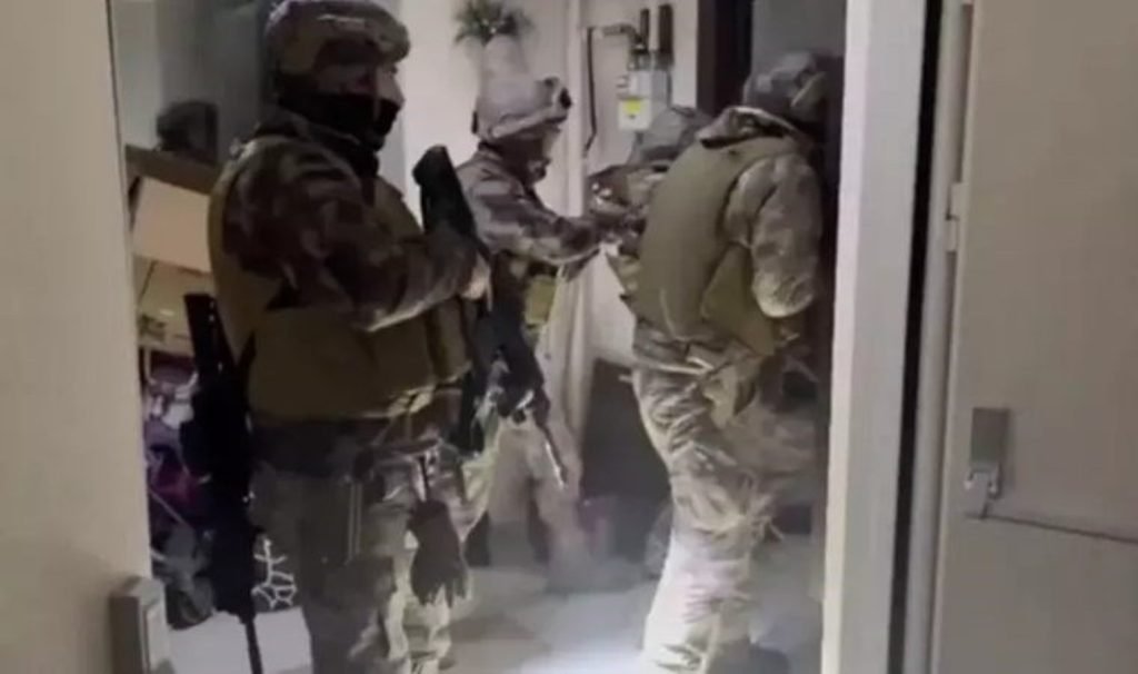 Bakan Yerlikaya duyurdu… İstanbul’da ‘Kuyu-26’ operasyonu: 8 kuşkulu yakalandı