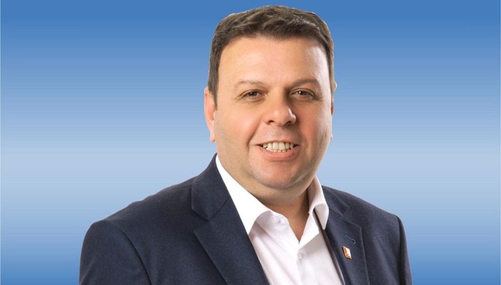 CHP’li Ediz Ün partisinden istifa etti