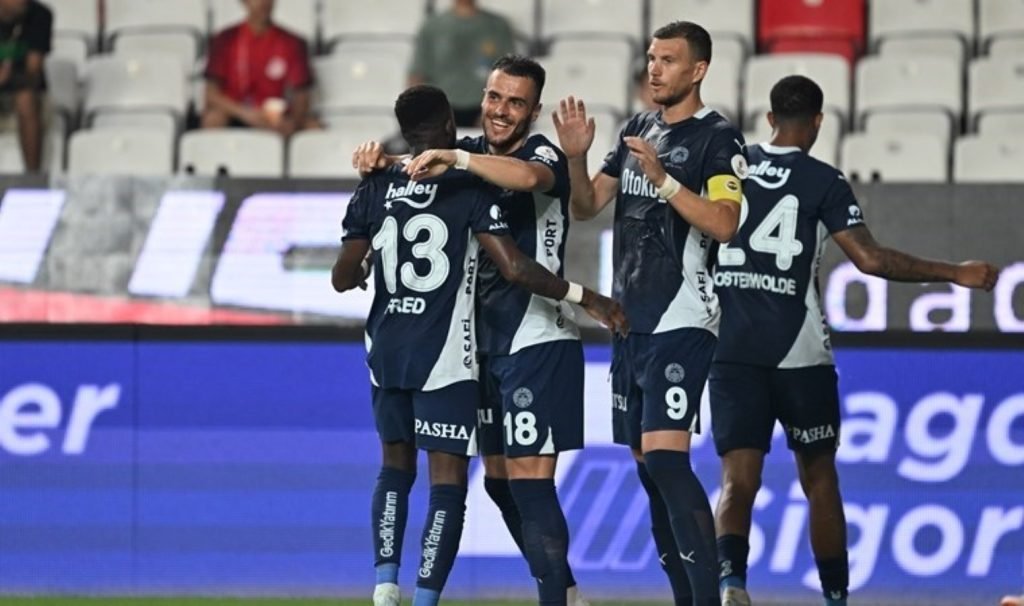 Fenerbahçe’de Filip Kostic birinci maçına çıktı!