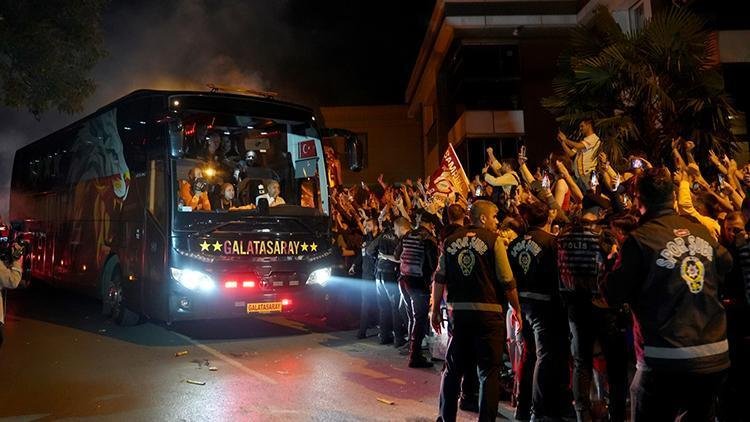 Galatasaray’a Florya’da coşkulu karşılama