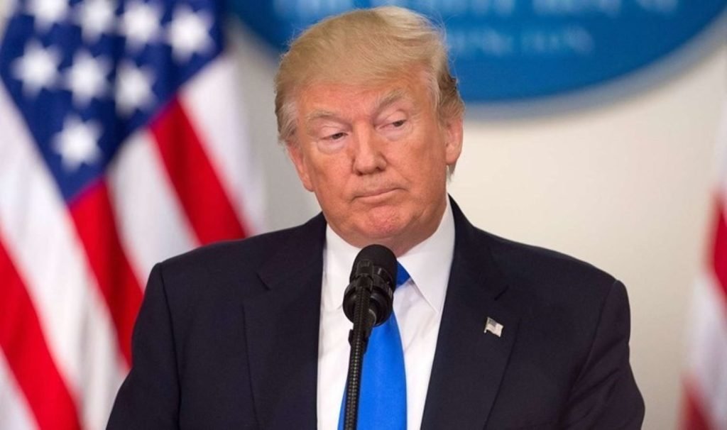 Kampanya sözcüsü açıkladı: Trump’ın çevresinde silah ateşlendi