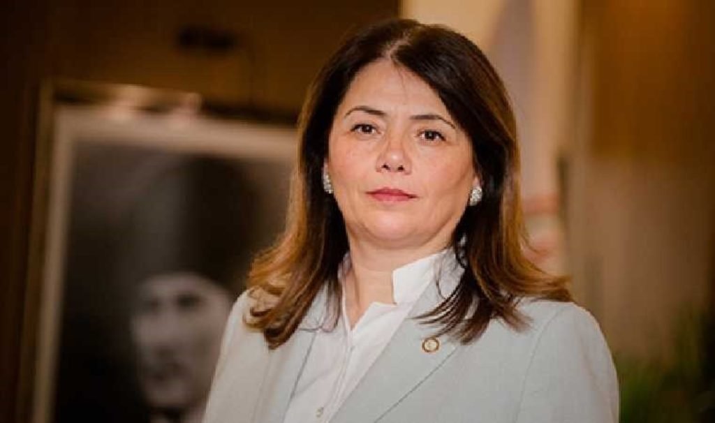 Mesleğe giriş imtihanına hukukçulardan reaksiyon