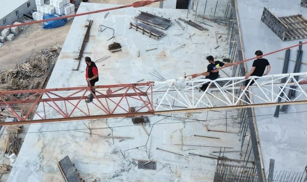 Parasını alamayan emekçiler intihar teşebbüsünde bulundu