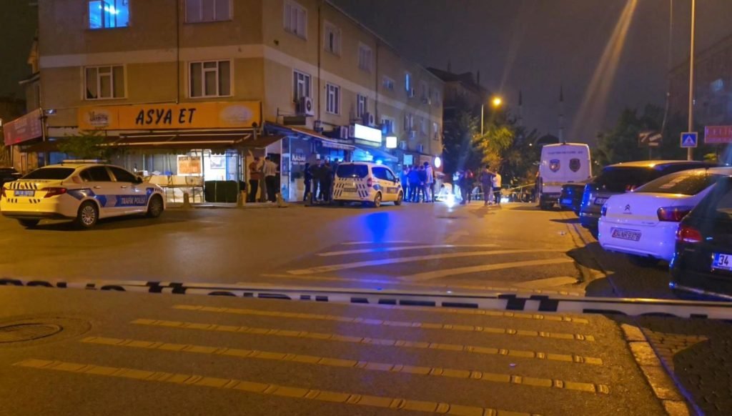 Ümraniye’de operasyon sırasında silahlı saldırı: Bir polis şehit olurken, biri polis iki kişi yaralandı