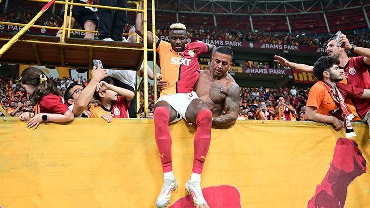 Victor Osimhen birinci maçında gönülleri fethetti, gösteri yaptı