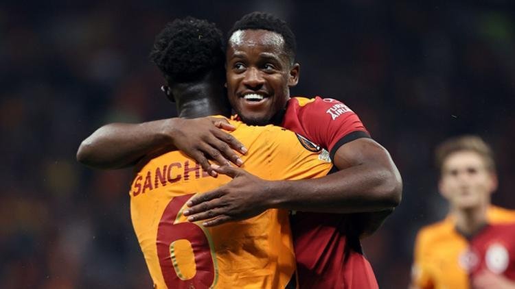 Batshuayi transferinin perde gerisini anlattı: Okan Buruk, 3-4 yazdır beni arıyordu