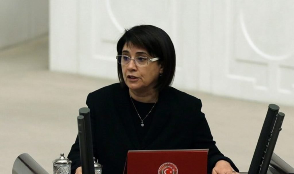 ‘Öcalan’ davetine Leyla Zana’dan takviye: ‘Barışı gözleyenlere selam geldi, gözümüz aydın’