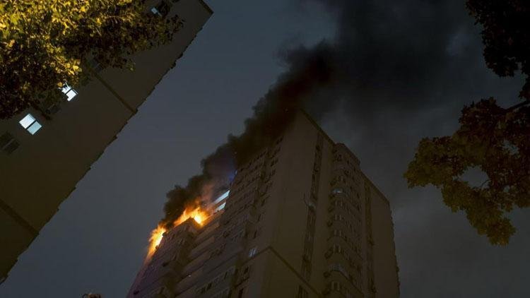 Rusya Kiev’i vurdu: Meyyit ve yaralılar var…