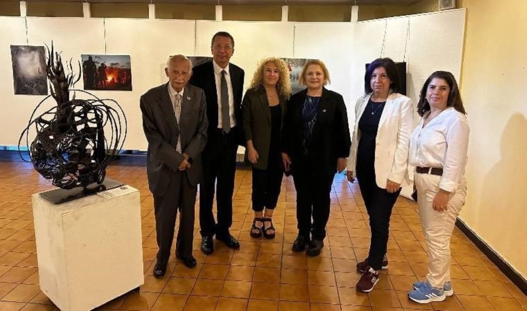 Türkiye Gazeteciler Cemiyeti Kültür Sanat Komisyonu’nun üçüncüsünü düzenlediği stant ziyarete açıldı