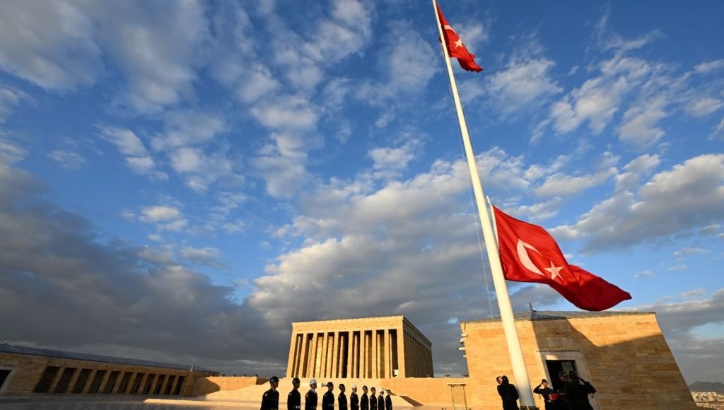 10 Kasım Atatürk’ü Anma Günü’nde Anıtkabir’de ziyaretçi yoğunluğu yaşanıyor: Anıtkabir saat kaça kadar açık? (Anıtkabir ziyaret saatleri)