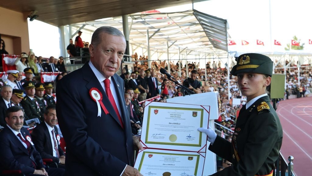 Ahmet Hakan muhalefetin teğmenler tutumunu eleştirdi: ‘Unutmayalım ki bu çocukların mesajı güzeldir’ diyebilirlerdi
