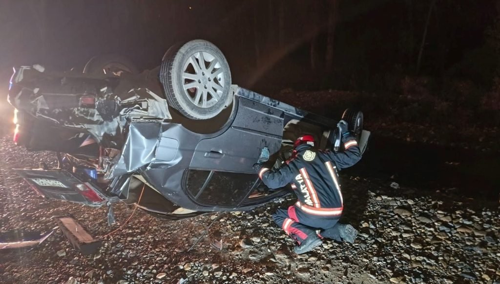 Malatya’da kaza: Direksiyon hakimiyetini kaybetti yoldan çıktı