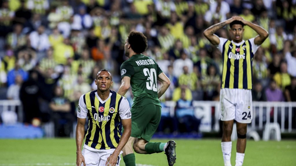 Rodrigo Becao’dan Fenerbahçe’ye kötü haber
