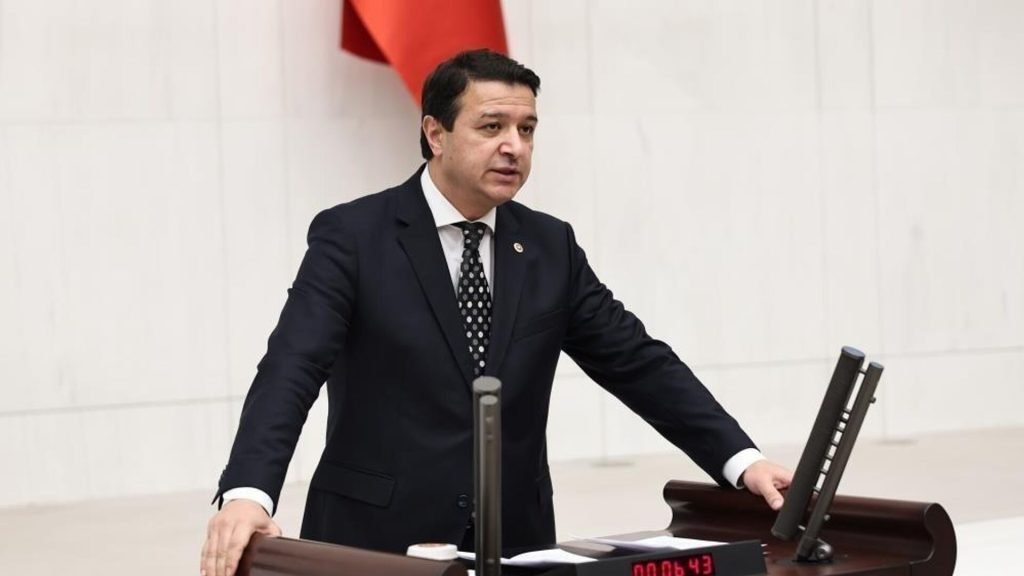 Saadet Partisi’nin yeni genel başkanı belli oldu