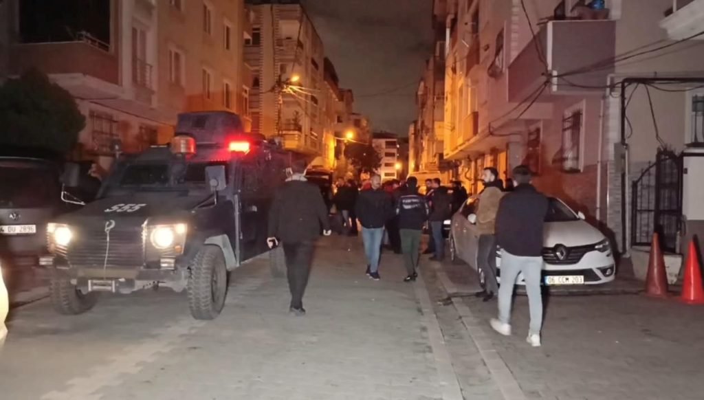 Esenyurt’ta operasyon düzenleyen polise ateş açıldı: Bir polis yaralandı