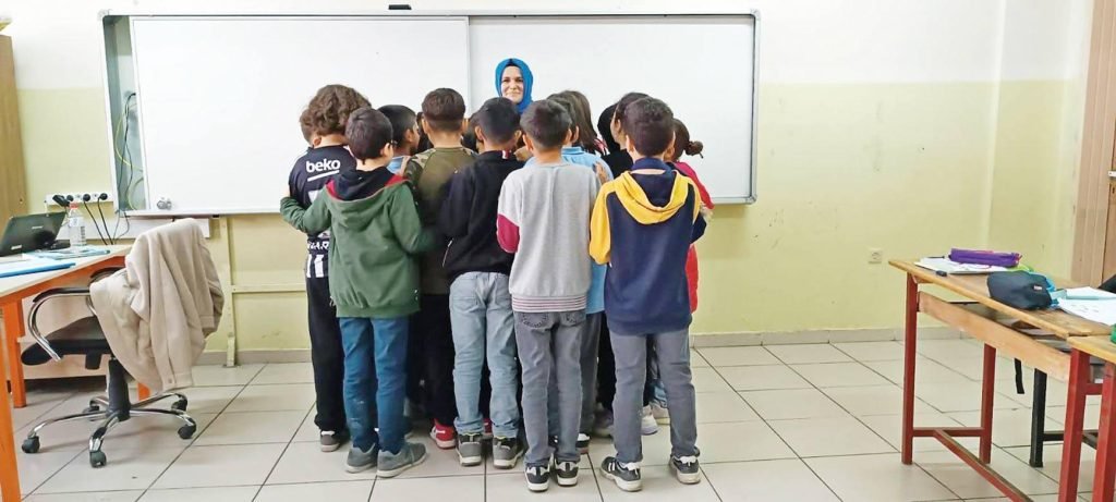 Öğretme aşkıyla hayata tutundu