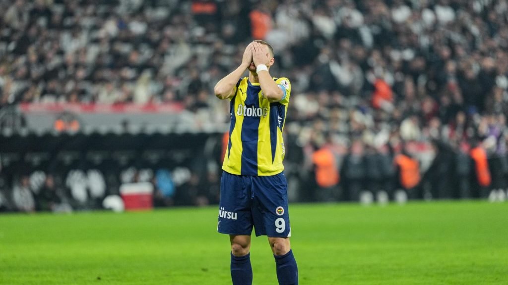 Ousseynou Ba’nın Dzeko’ya kafa atması maça damga vurdu: Nihat Kahveci’den göndermeli sözler geldi