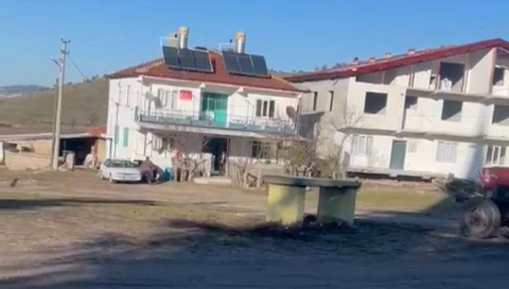 Afyonkarahisar’da komşu kavgasında silahlar çekildi: İki kadın hayatını kaybetti