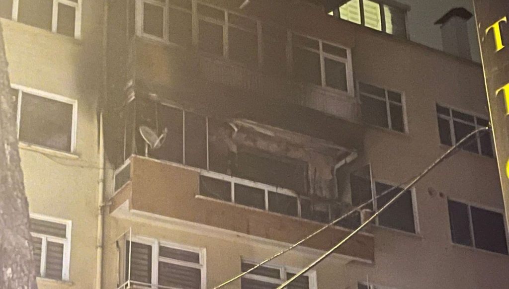 Ankara’da apartmanda yangın: 3 kişi yaralandı, 6 kişi dumandan etkilendi