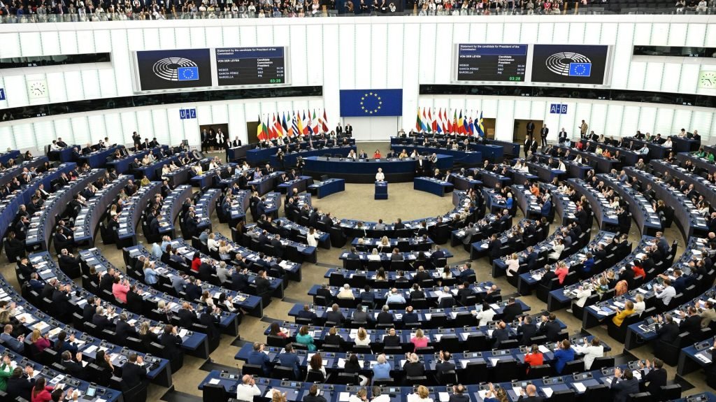 Avrupa Komisyonu, Rusya ve Belarus’tan gelen ürünlere gümrük vergileri getirme önerisini onayladı