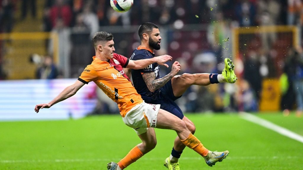 Başakşehir Asbaşkanı Altan: Net bir penaltıyı ve kırmızı kartı hakem maalesef ki ya görmedi ya da görmek istemedi