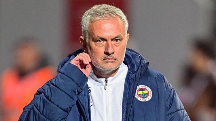 Fenerbahçe’de yaprak dökümü! Tam 8 futbolcuya yol göründü