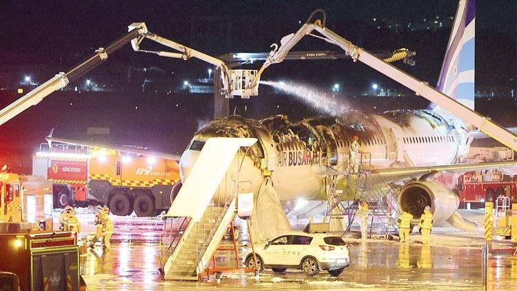 Kalkıştan evvel yangın çıktı: 176 kişi tahliye edildi