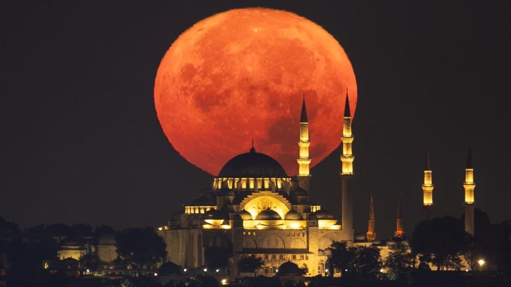 Kandil ne zaman? Miraç gecesi ne yapılır?