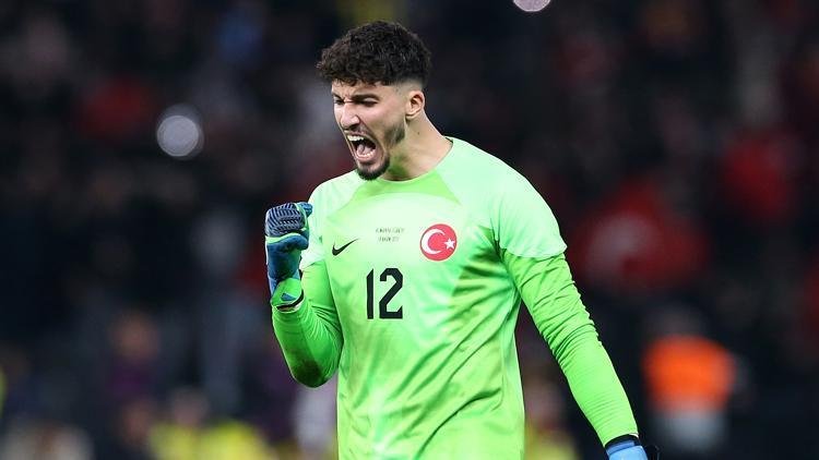 Manchester United’dan Altay Bayındır için yeni karar!