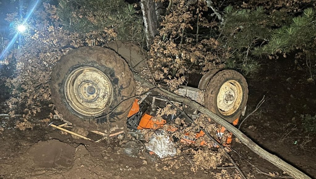 Uşak’ta traktör şarampole devrildi: 2 ölü, 2 yaralı