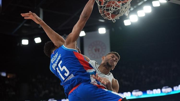 Anadolu Efes, Real Madrid’i devirdi!