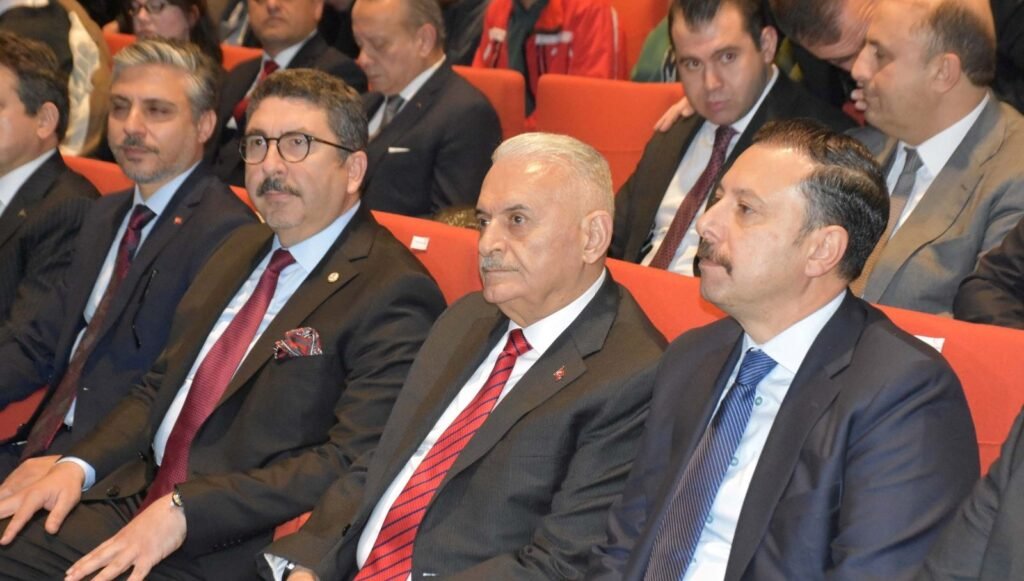 Binali Yıldırım: Erdoğan’ın tekrar cumhurbaşkanı adaylığının yolu açılmalı