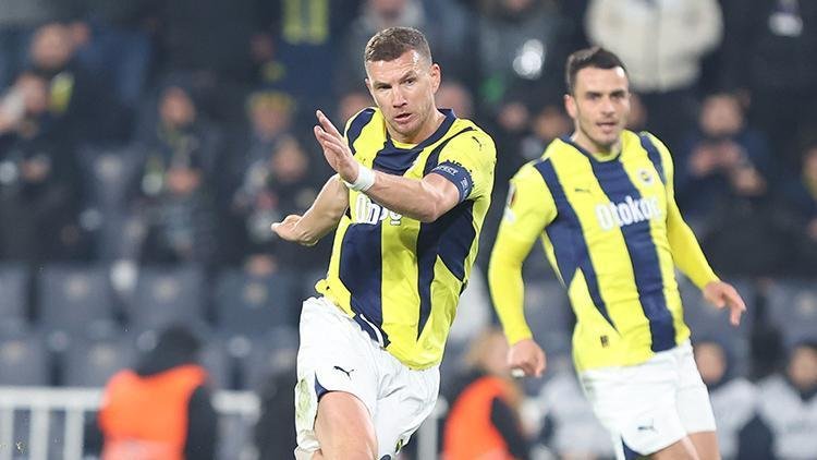 Edin Dzeko’da kırık şüphesi!