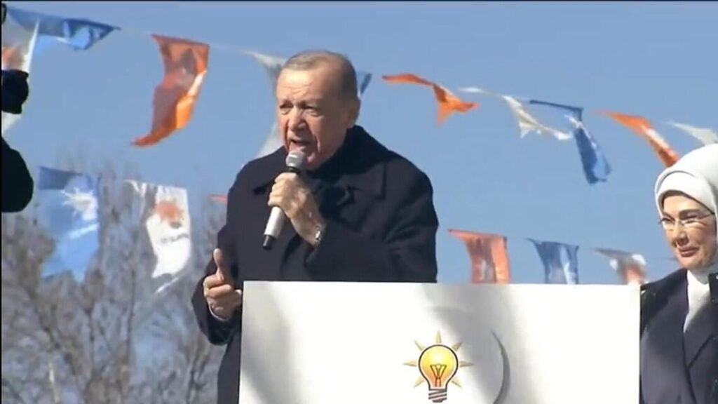 Erdoğan kongre alanında: İlk mesajını verdi