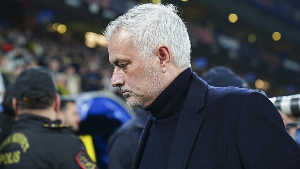 Fenerbahçe Teknik Direktörü Jose Mourinho: 3-0’a rağmen her şey mümkün