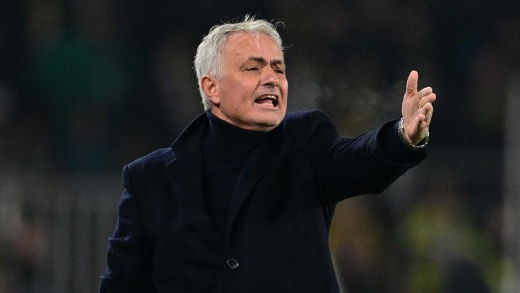 Jose Mourinho’dan Kasımpaşa galibiyeti sonrası itiraf: Burak Yılmaz şaşırttı