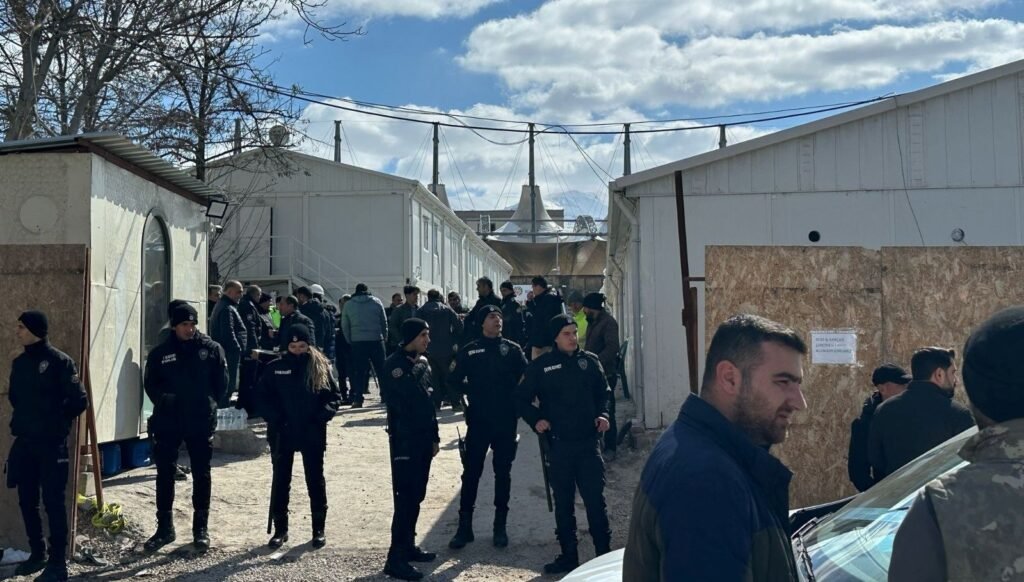 Malatya’da “horlama” kavgası: 60 kişi taşlı ve sopalı birbirine girdi