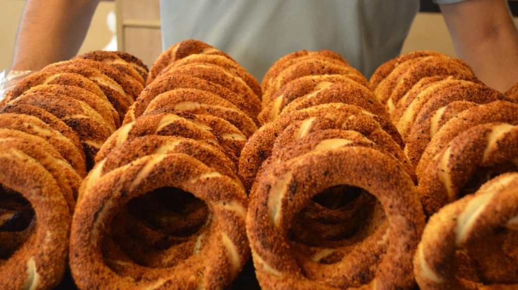 Tezgaha giden şaşırdı: İstanbul’da simit fiyatı 20 lira oldu