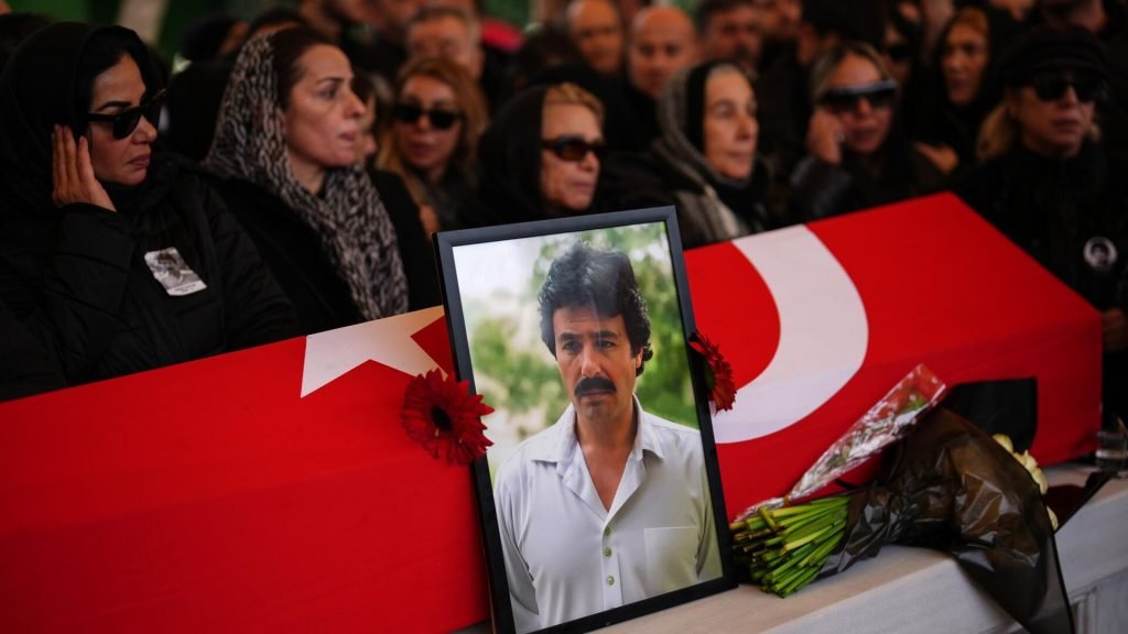 Ünlü sanatçı Ferdi Tayfur’un ailesinde ‘mevlit’ krizi: İki farklı camide dua okutulacak