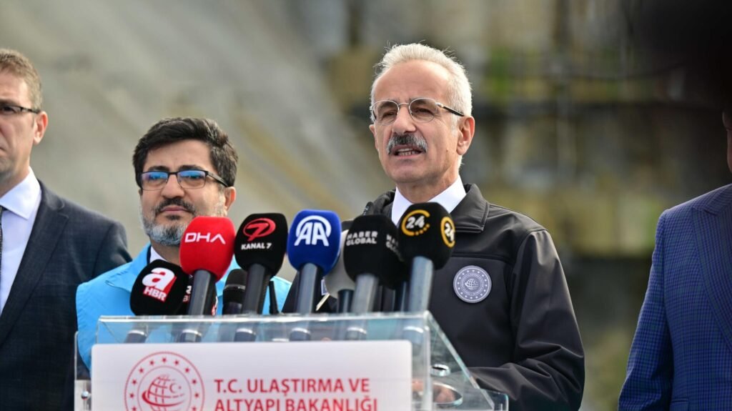 Bakan Uraloğlu: TBMM’de 5G deneyimleniyor