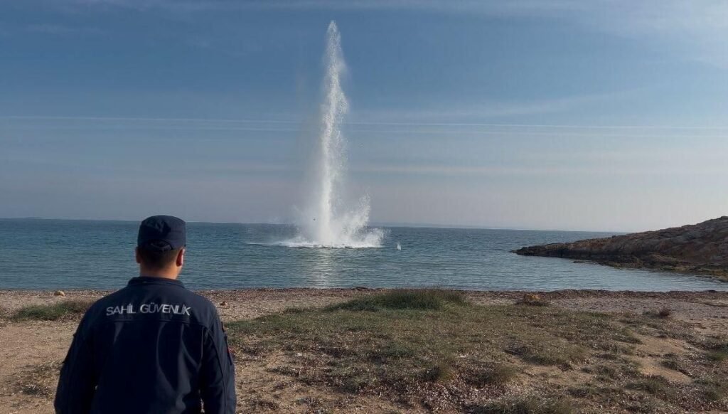 Bozcaada açıklarında bulunan mayın imha edildi