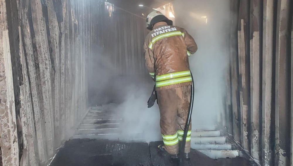 Hatay’da konteyner yangını