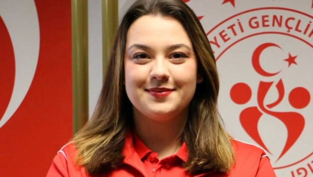 Milli atıcı İlayda Nur Çürük, Avrupa gençler şampiyonu oldu